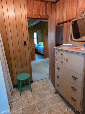 1721 Valley Ct. Court west, Brooklyn, MI 49230