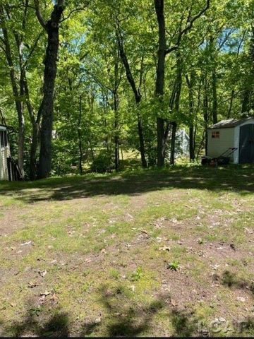 1721 Valley Ct. Court west, Brooklyn, MI 49230