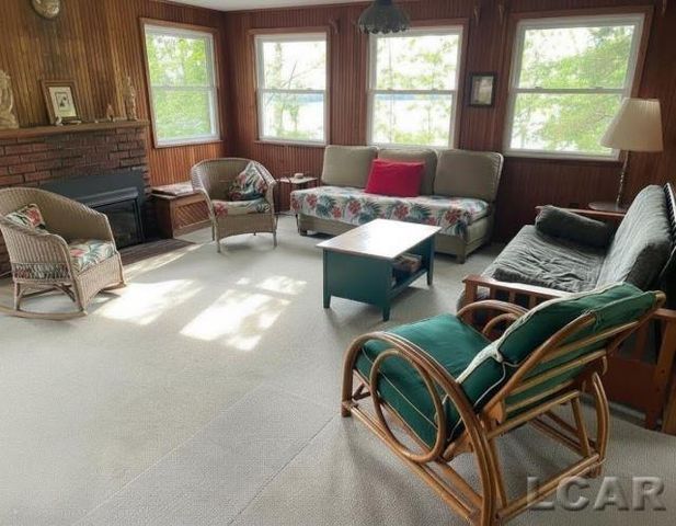 1721 Valley Ct. Court west, Brooklyn, MI 49230