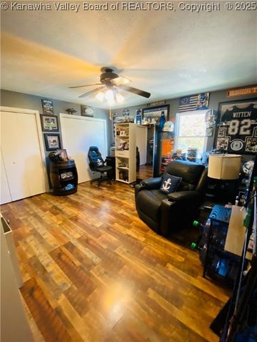 141 Rolling Acres, Winfield, WV 25213