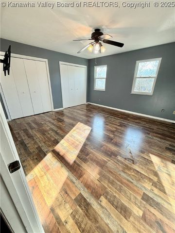 141 Rolling Acres, Winfield, WV 25213