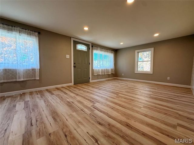 912 S Walnut Street, Litchfield, IL 62056