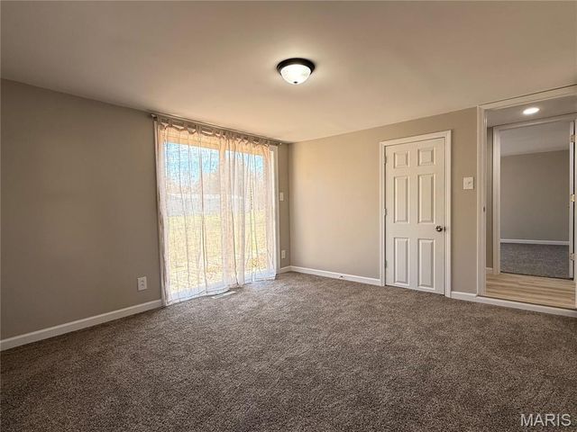 912 S Walnut Street, Litchfield, IL 62056