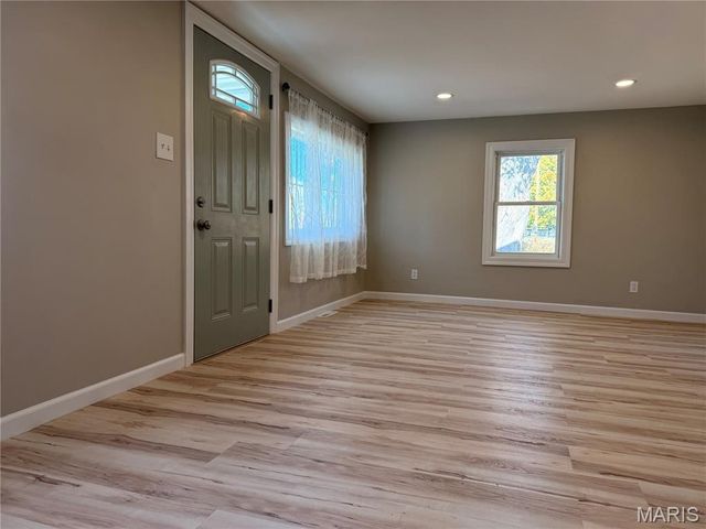 912 S Walnut Street, Litchfield, IL 62056