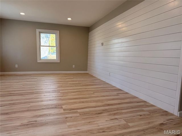 912 S Walnut Street, Litchfield, IL 62056