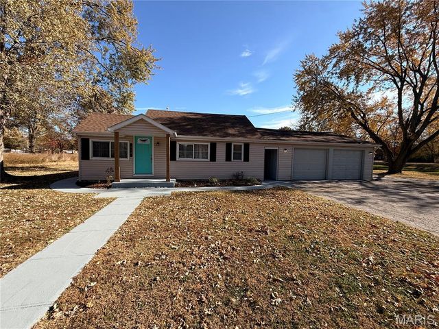 912 S Walnut Street, Litchfield, IL 62056