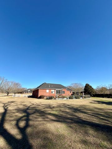 212 Shady Grove Ln., Midland City, AL 36350