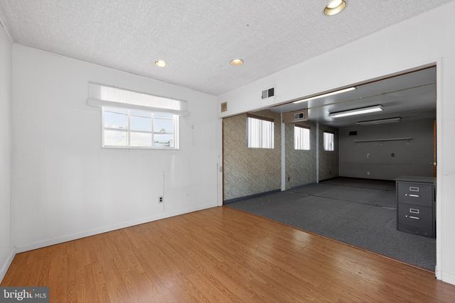 870 W BROWNING RD, Bellmawr, NJ 08031