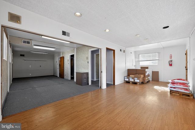 870 W BROWNING RD, Bellmawr, NJ 08031