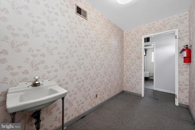 870 W BROWNING RD, Bellmawr, NJ 08031