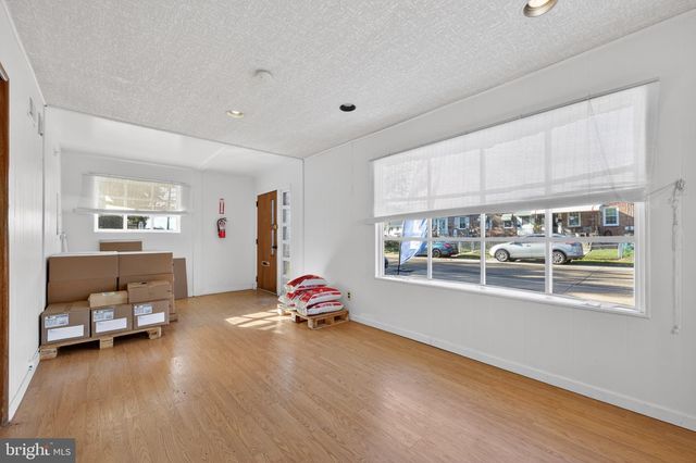 870 W BROWNING RD, Bellmawr, NJ 08031