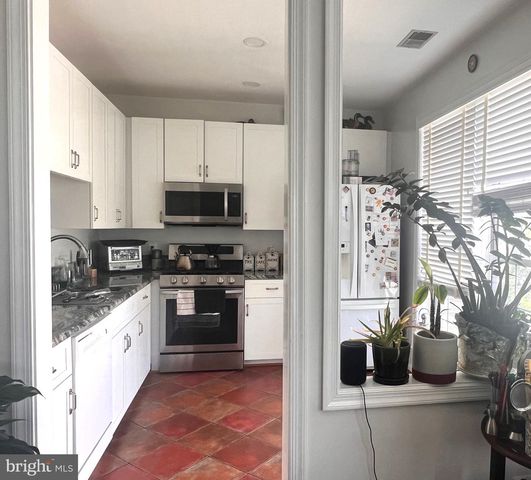 1919 KENWOOD AVE #304, Alexandria, VA 22302