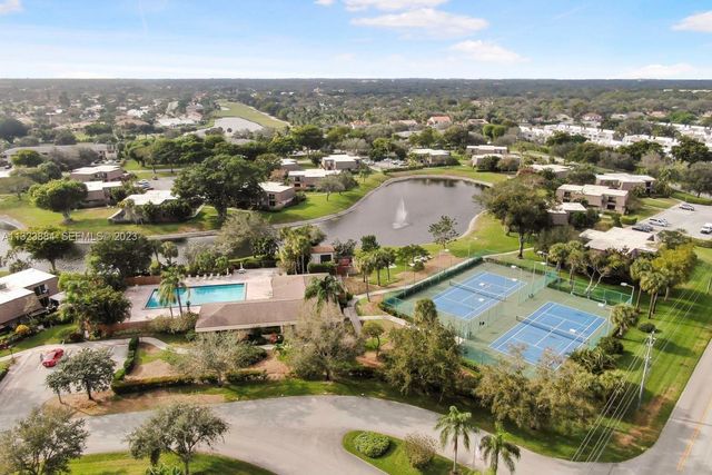 2949 SW 22nd Circle 27a, Delray Beach, FL 33445