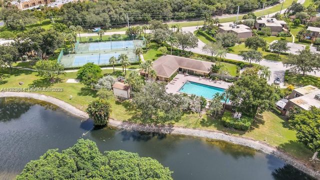 2949 SW 22nd Circle 27a, Delray Beach, FL 33445