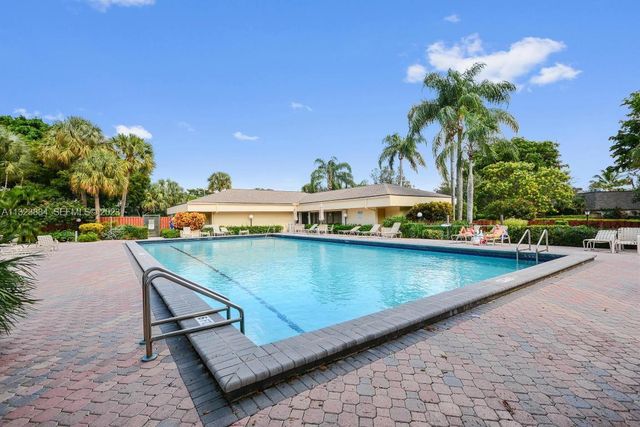2949 SW 22nd Circle 27a, Delray Beach, FL 33445
