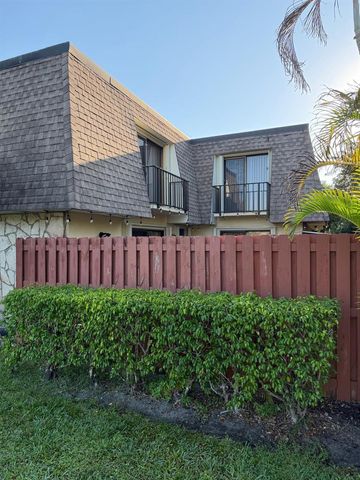 2949 SW 22nd Circle 27a, Delray Beach, FL 33445