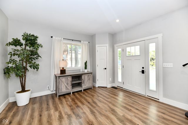 3832 Carrollton Avenue, Indianapolis, IN 46205