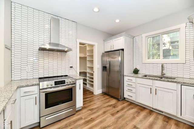3832 Carrollton Avenue, Indianapolis, IN 46205