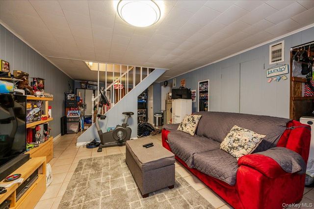 512 Prentiss Avenue, Bronx, NY 10465