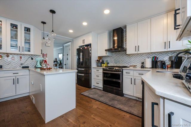 512 Prentiss Avenue, Bronx, NY 10465