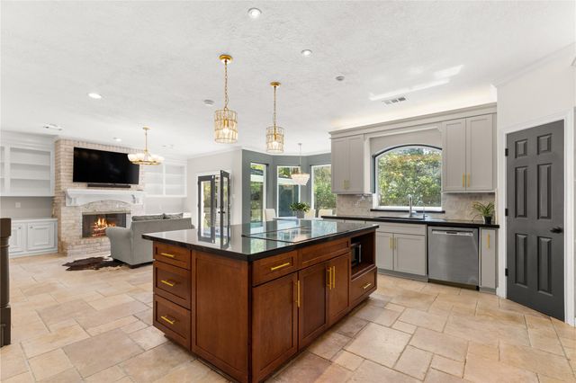 2015 Hickory Park Drive, Houston, TX 77345