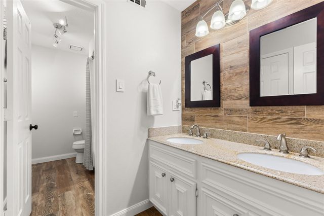 2015 Hickory Park Drive, Houston, TX 77345