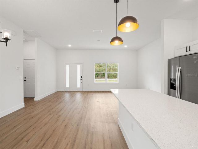 33 FISHER PLACE, Ocklawaha, FL 32179