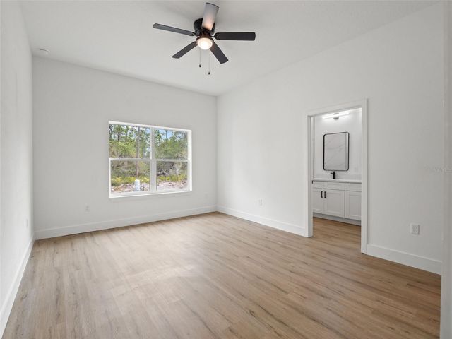 33 FISHER PLACE, Ocklawaha, FL 32179