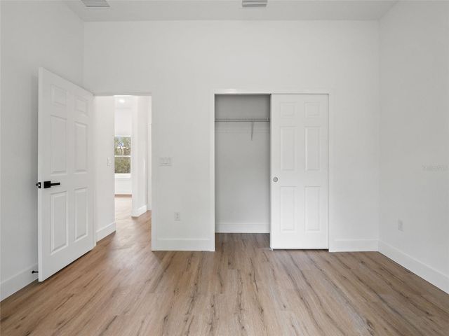 33 FISHER PLACE, Ocklawaha, FL 32179