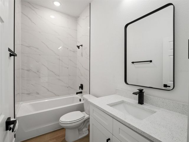 33 FISHER PLACE, Ocklawaha, FL 32179