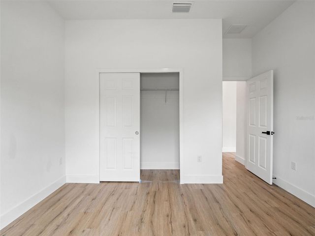 33 FISHER PLACE, Ocklawaha, FL 32179