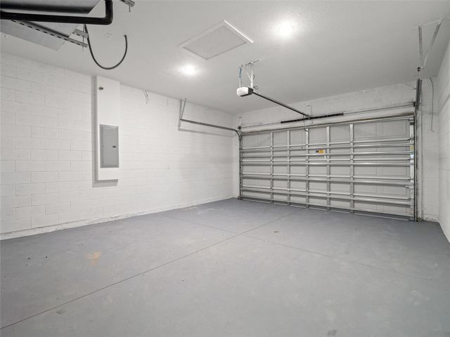 33 FISHER PLACE, Ocklawaha, FL 32179