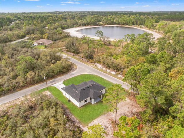 33 FISHER PLACE, Ocklawaha, FL 32179