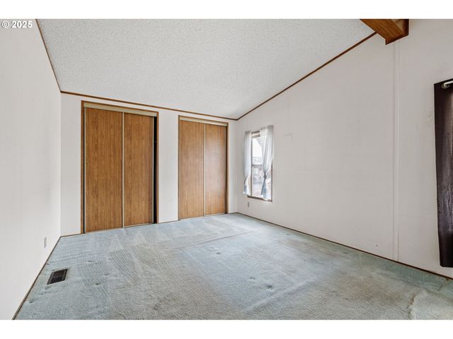 1800 LAKEWOOD Ct 158, Eugene, OR 97402