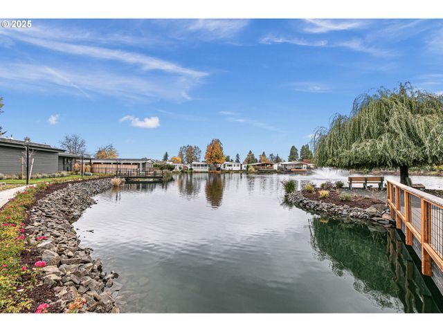 1800 LAKEWOOD Ct 158, Eugene, OR 97402