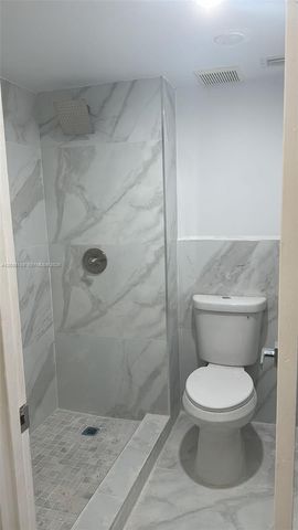 331 Lakeview Dr 101, Weston, FL 33326