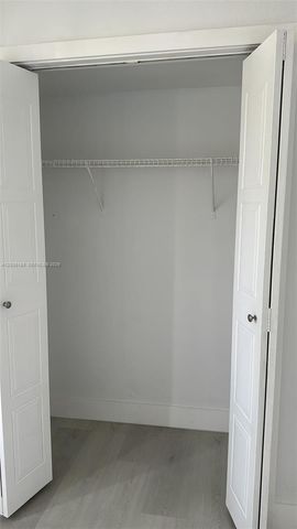 331 Lakeview Dr 101, Weston, FL 33326
