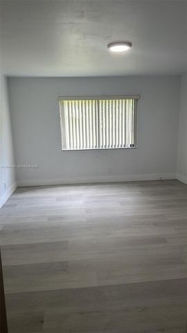 331 Lakeview Dr 101, Weston, FL 33326