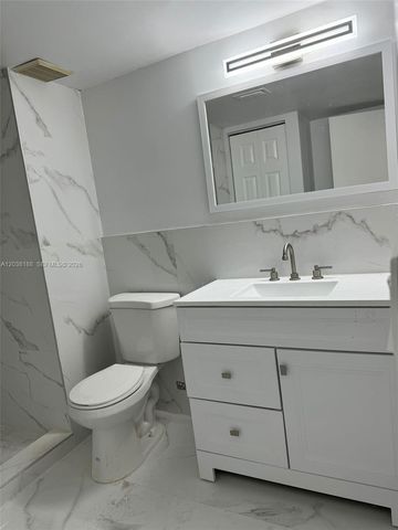 331 Lakeview Dr 101, Weston, FL 33326
