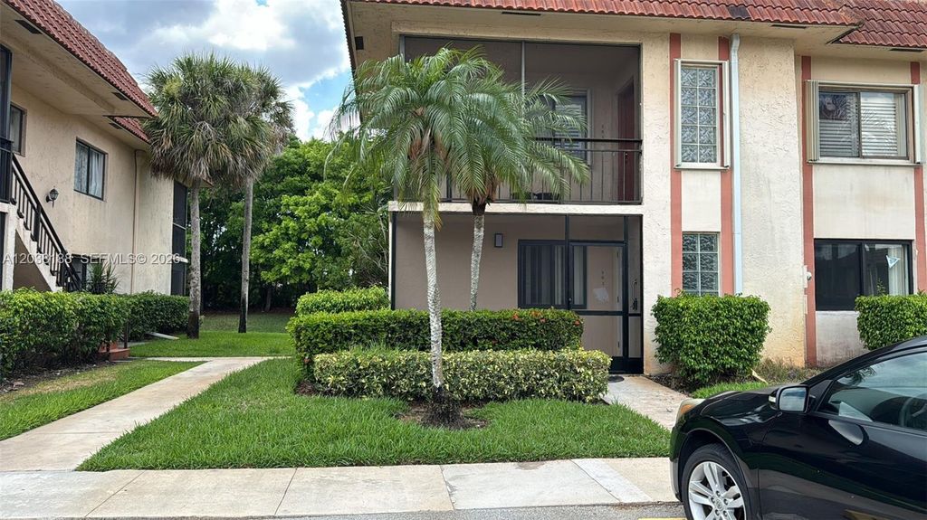 331 Lakeview Dr 101, Weston, FL 33326