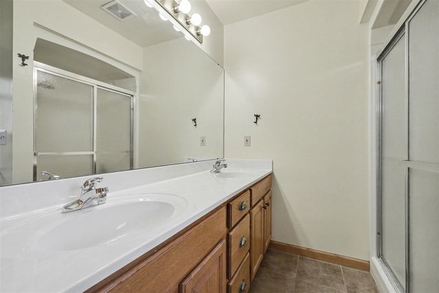 7292 Jewelbrooke Drive, Grand Rapids, MI 49548