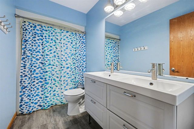 7292 Jewelbrooke Drive, Grand Rapids, MI 49548