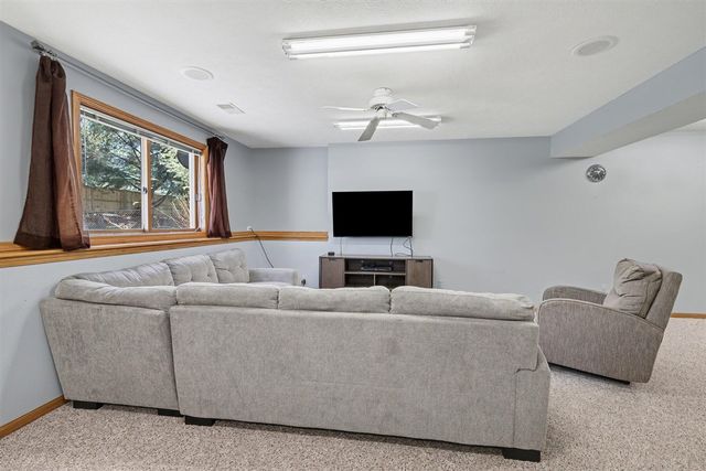 7292 Jewelbrooke Drive, Grand Rapids, MI 49548