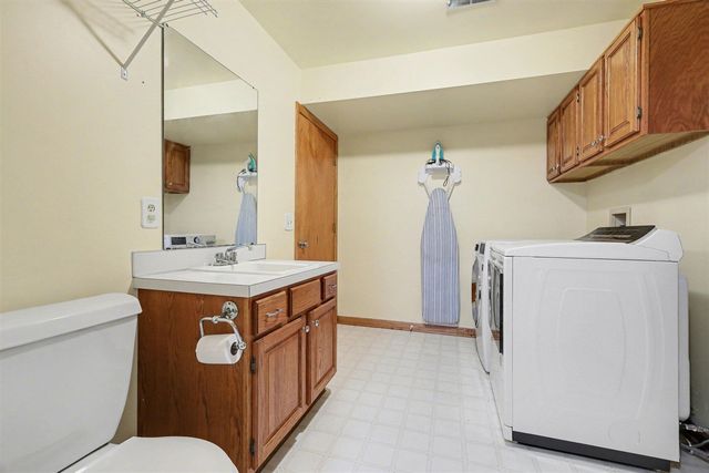 7292 Jewelbrooke Drive, Grand Rapids, MI 49548