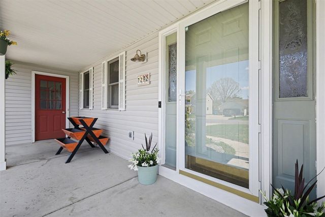 7292 Jewelbrooke Drive, Grand Rapids, MI 49548