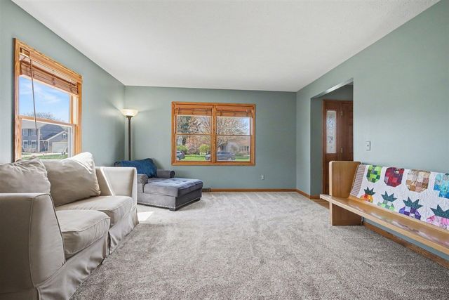 7292 Jewelbrooke Drive, Grand Rapids, MI 49548
