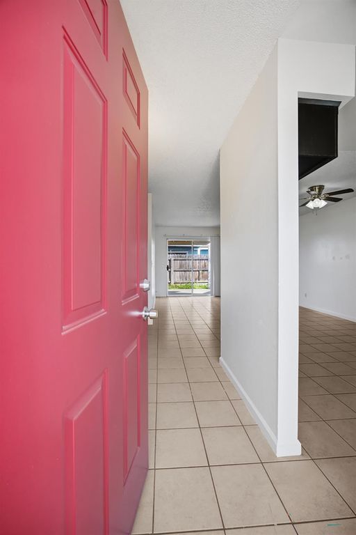 Image 42 of property listing at 2532 W Chestnut, Visalia, CA 93277