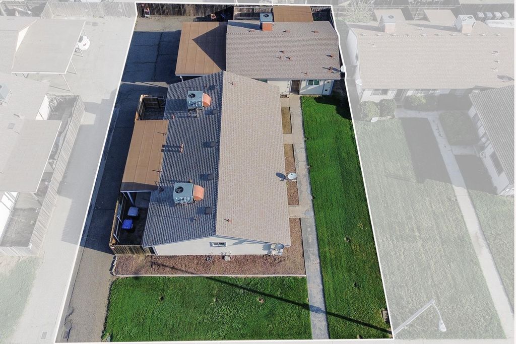 Image 60 of property listing at 2532 W Chestnut, Visalia, CA 93277