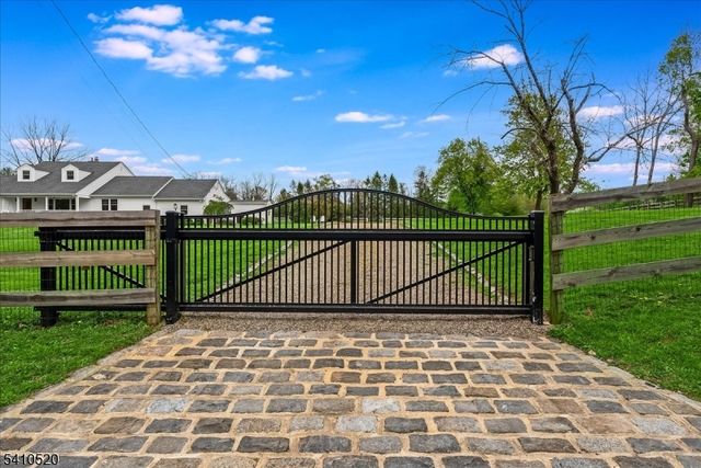 7 Daly Rd, Chester Twp., NJ 07931