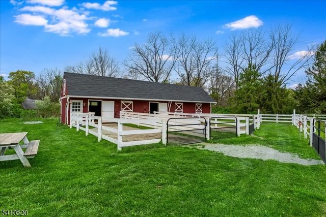 7 Daly Rd, Chester Twp., NJ 07931